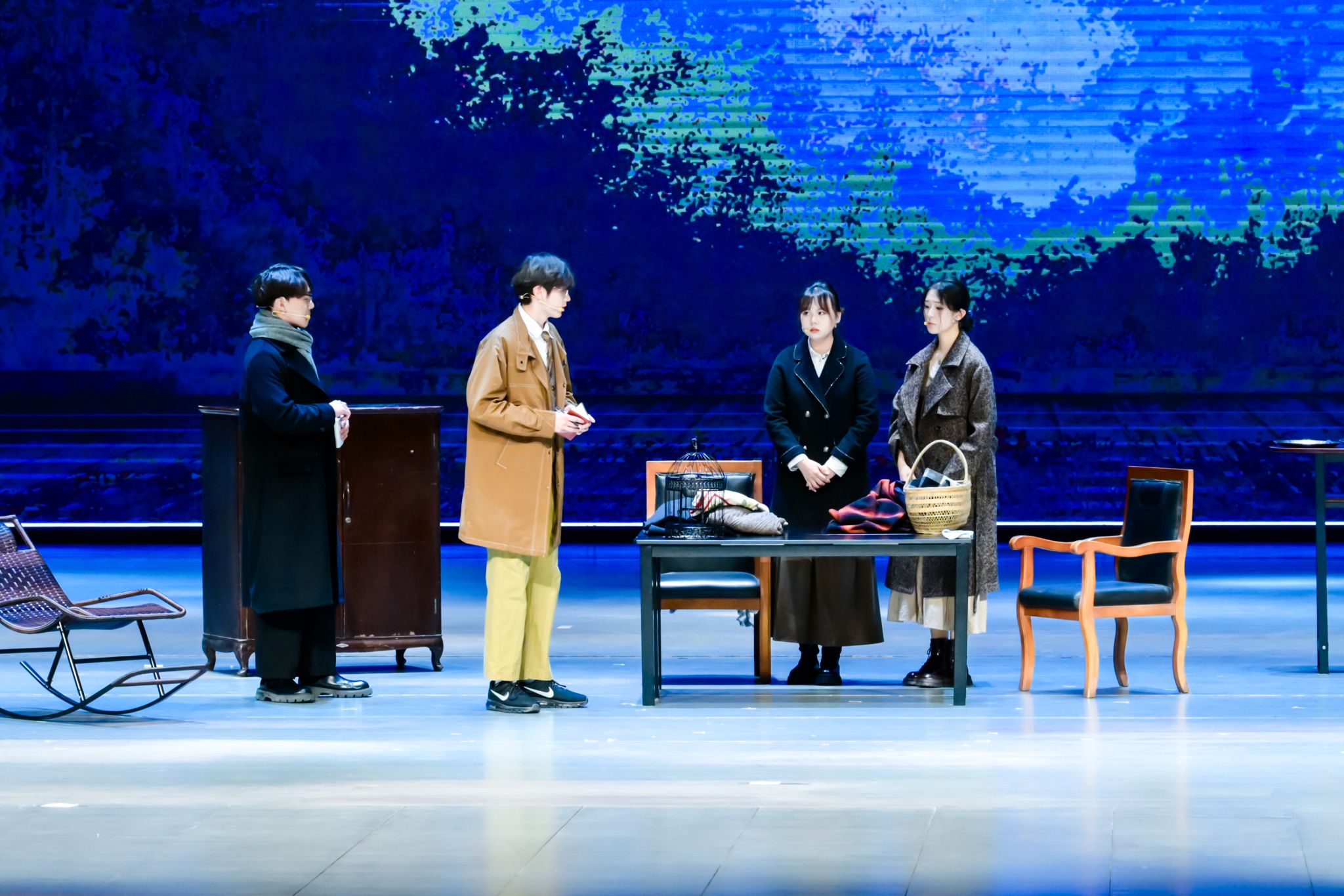 12琐事-上外.jpg 12琐事-上外.jpg